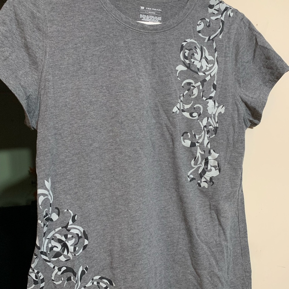 Tek Gear (Kohls), Large Short Sleeve Shirt, Grey with Silver and Black